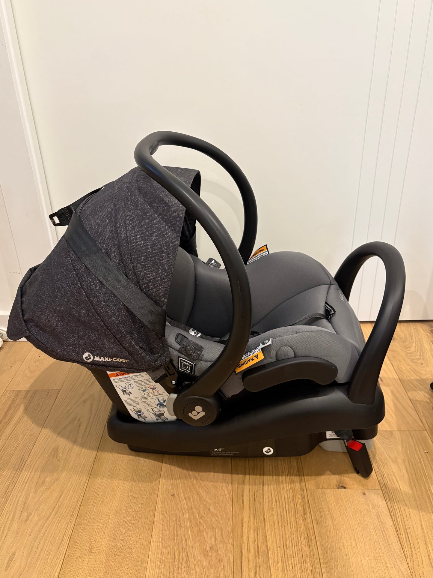 Maxi Cosi Mico Plus Capsule (ISOfix) Bundle