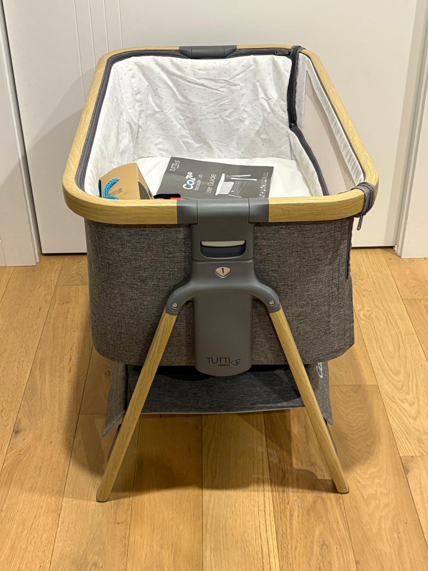 Il Tutto Bambini CoZee Co-sleeping Bassinet