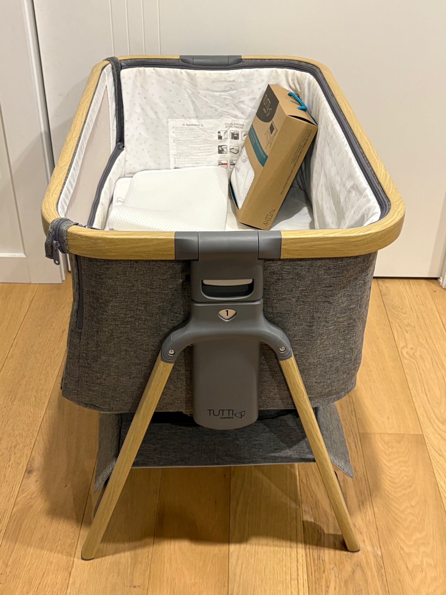 Il Tutto Bambini CoZee Co-sleeping Bassinet