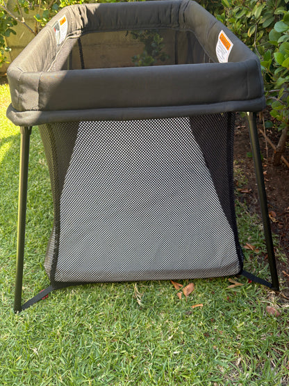 BabyBjörn Travel Cot