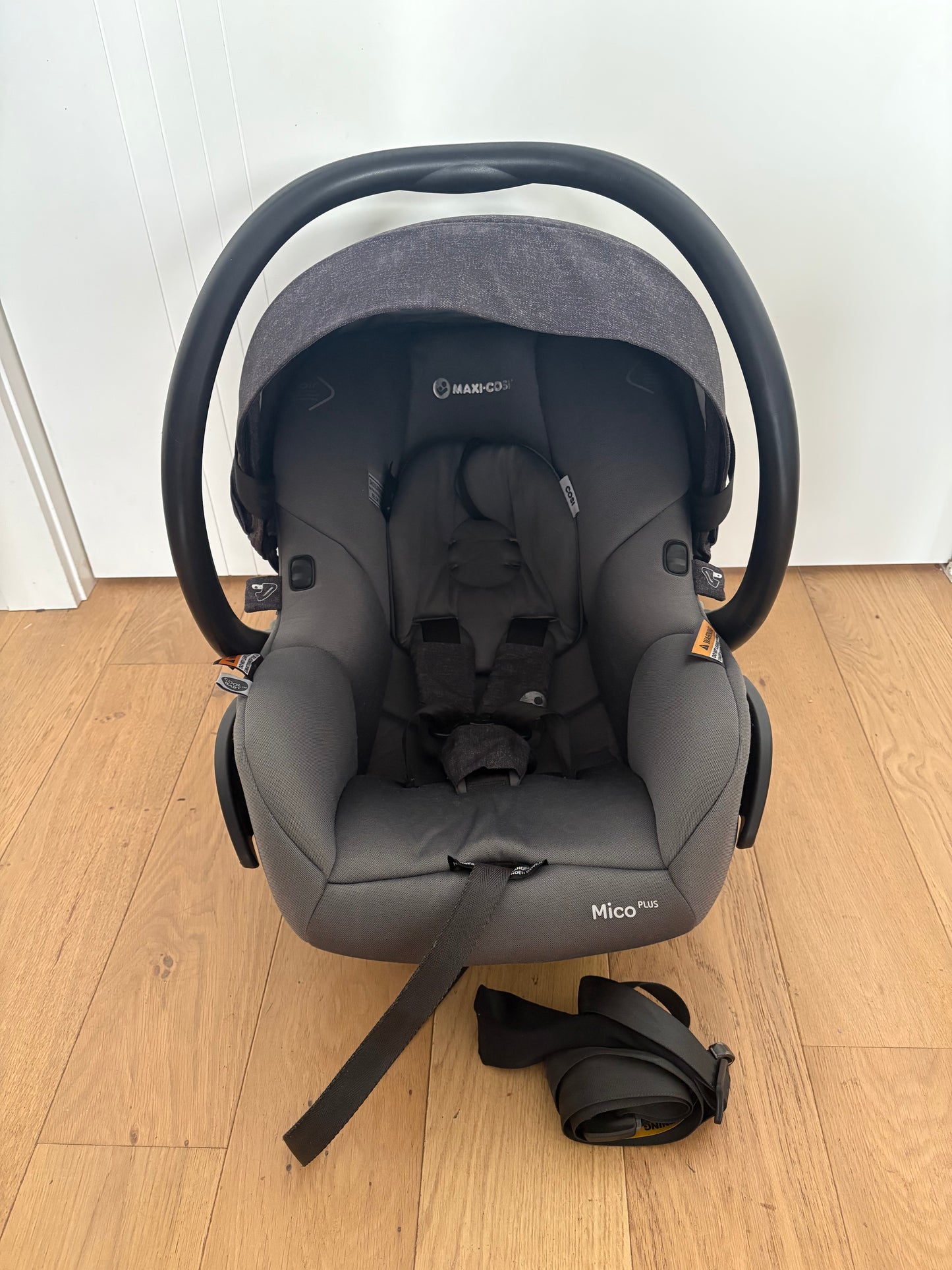 Maxi Cosi Mico Plus ISOFIX Baby Capsule
