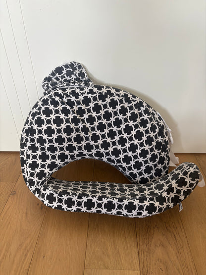 My Brest Friend Feeding Pillow (Black + White)