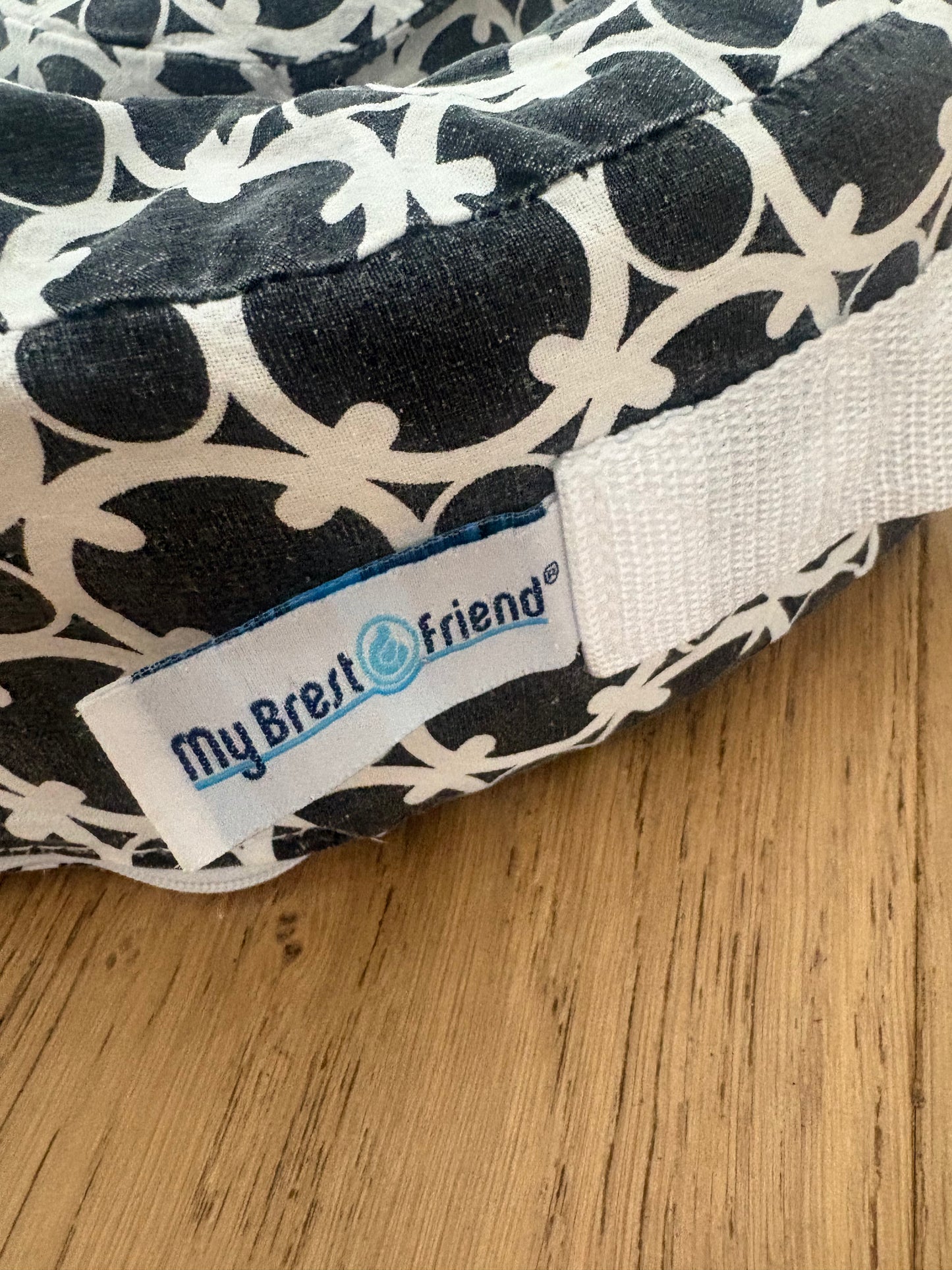 My Brest Friend Feeding Pillow (Black + White)