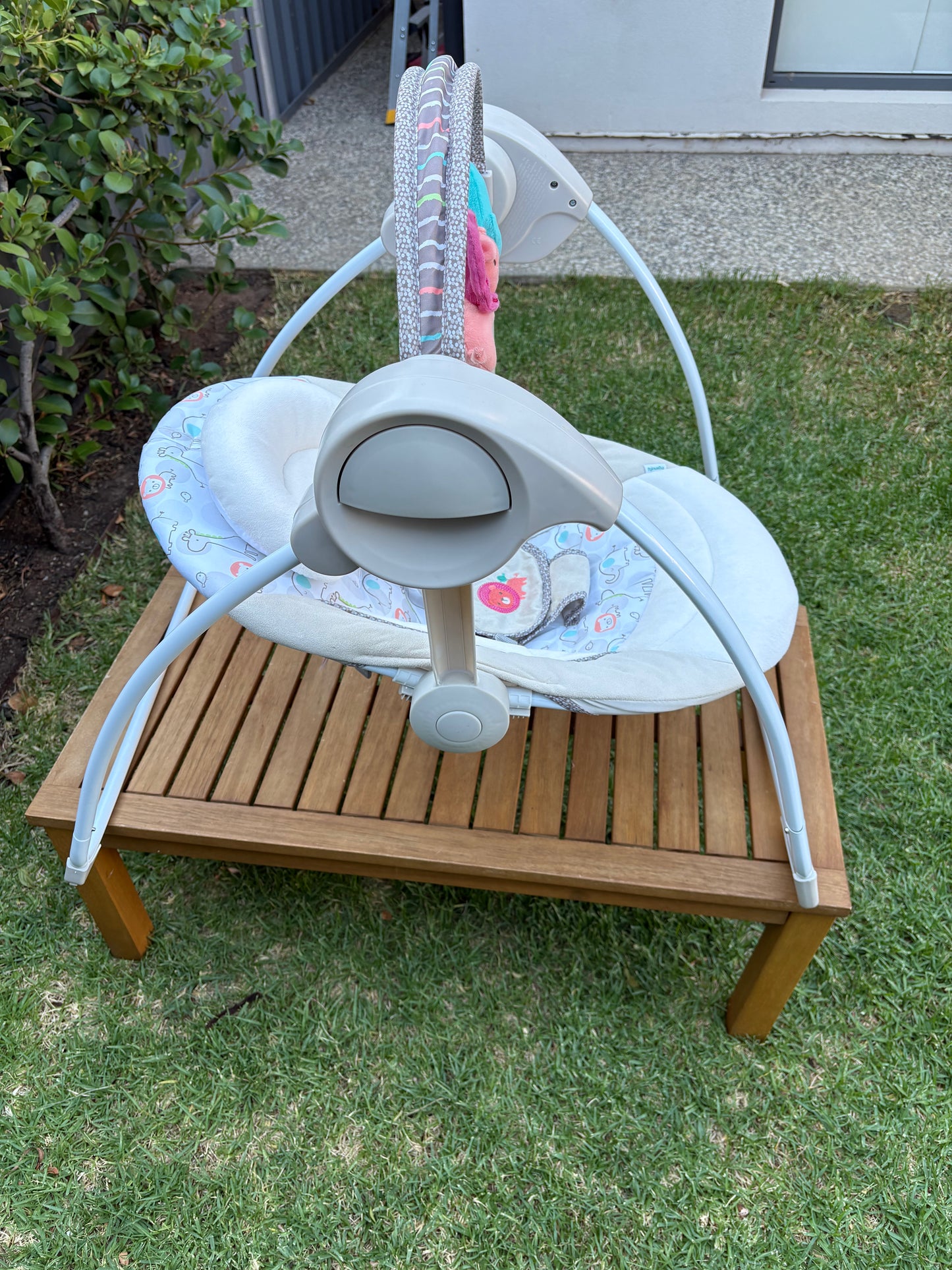 Bright Starts Ingenuity Baby Swing