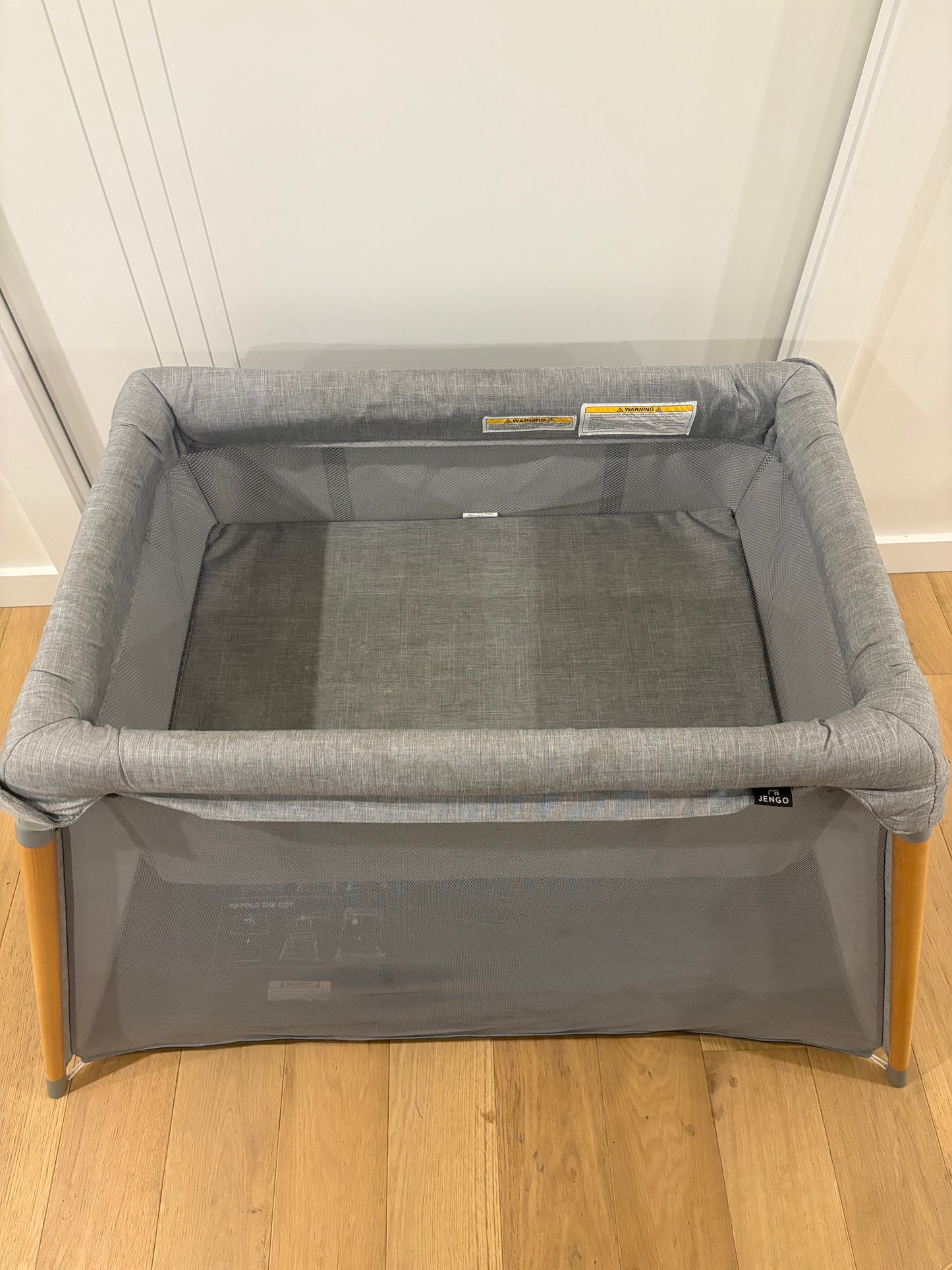 Jengo Travellite 2-In-1 Wooden Portacot
