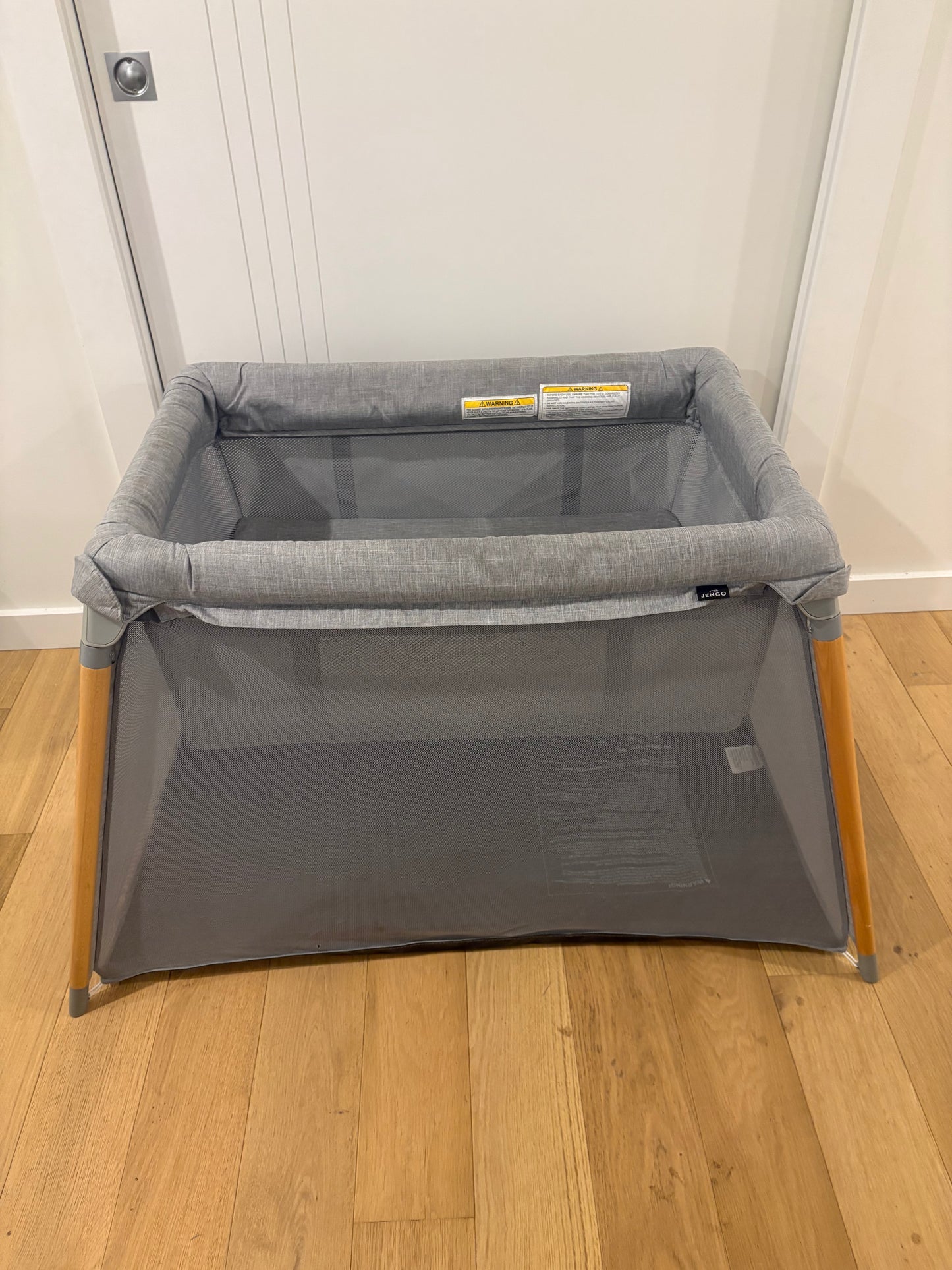 Jengo Travellite 2-In-1 Wooden Portacot