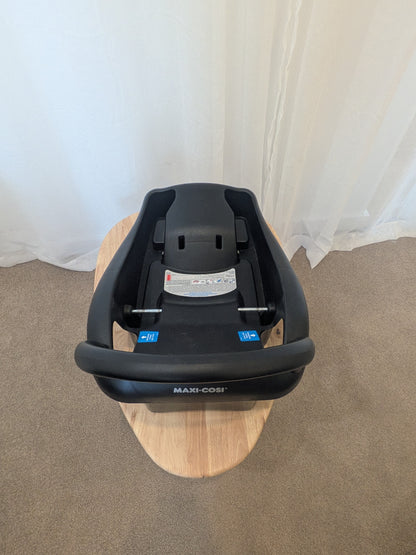 Maxi Cosi Mico Plus Capsule with Base
