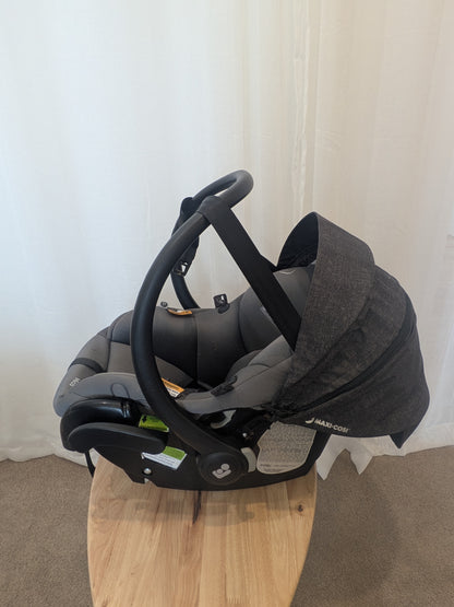 Maxi Cosi Mico Plus Capsule with Base