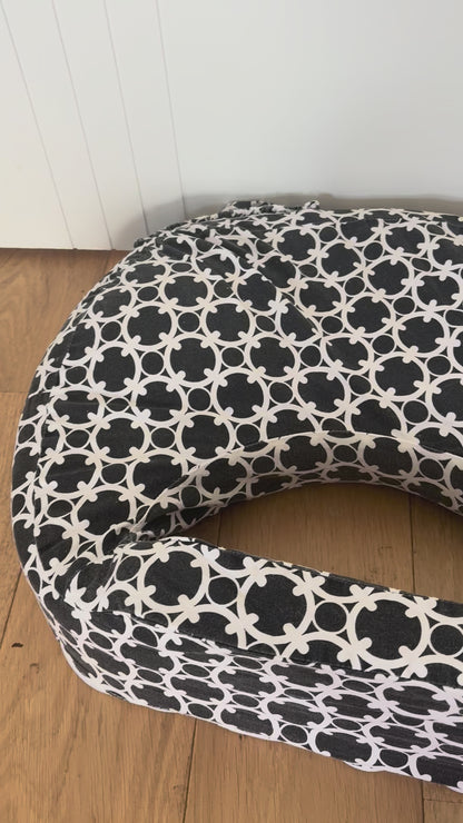 My Brest Friend Feeding Pillow (Black + White)
