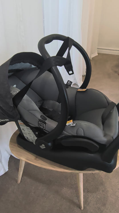 Maxi Cosi Mico Plus Capsule with Base