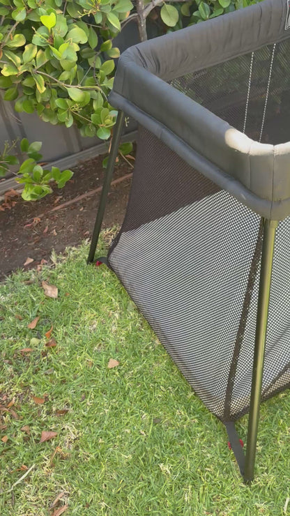 BabyBjörn Travel Cot